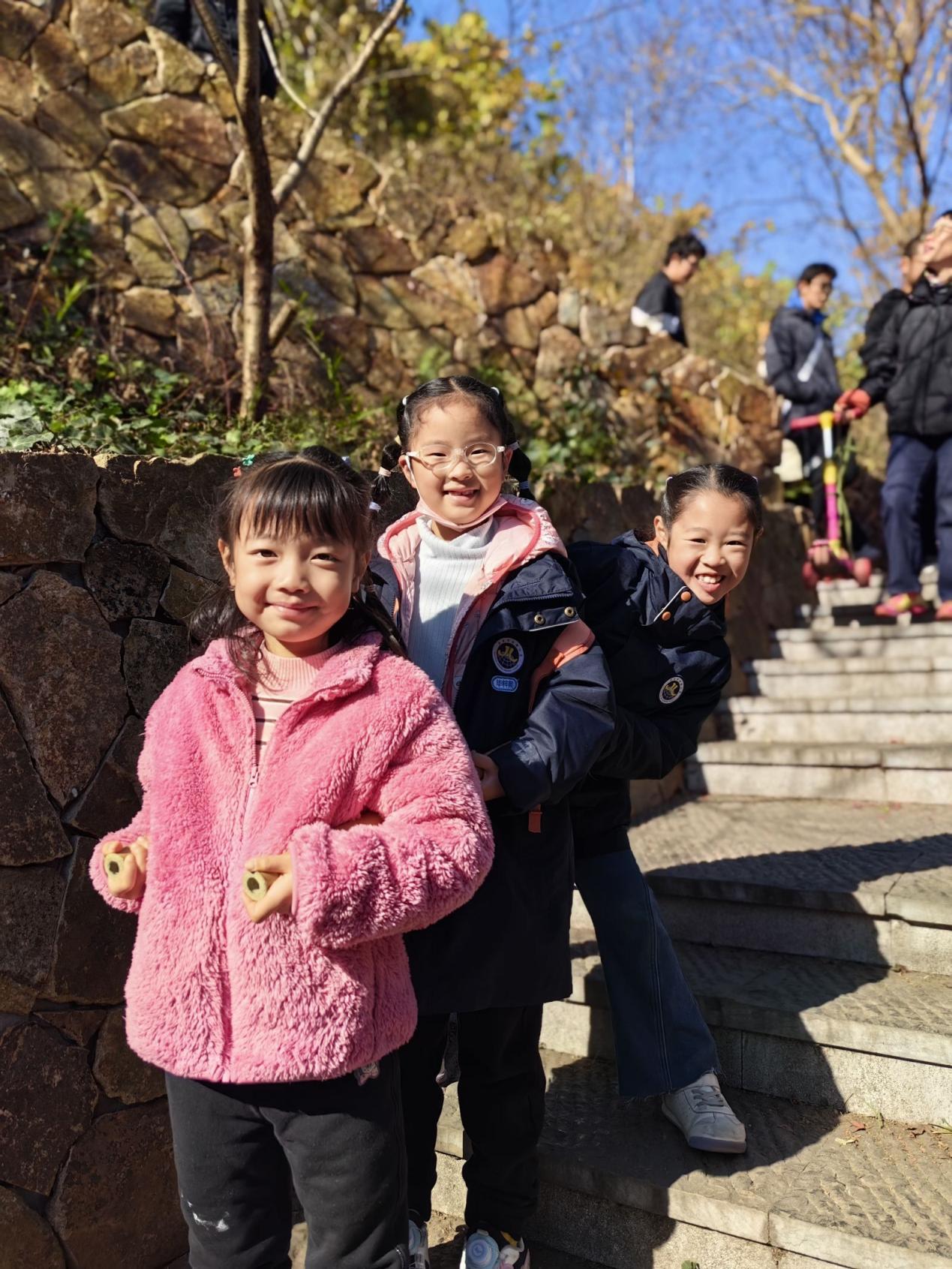 【湖畔·红领巾】同游栖霞山，共赏红枫节——记金陵小学（仙林湖校区）2023级5班团建活动_html_m3e810218.jpg