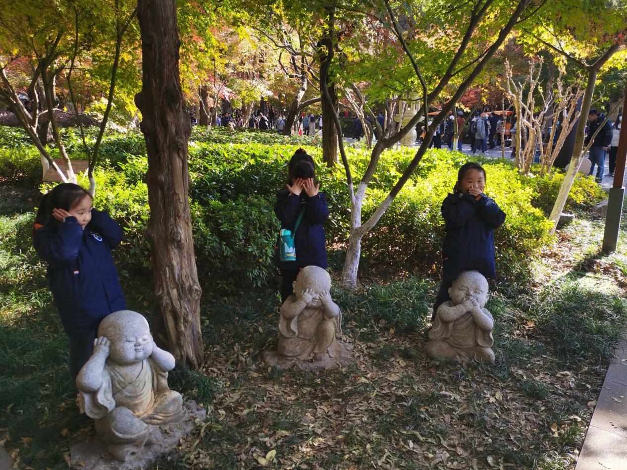 【湖畔·红领巾】同游栖霞山，共赏红枫节——记金陵小学（仙林湖校区）2023级5班团建活动_html_m3ebd579a.jpg