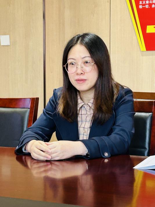【湖畔·先锋示范】金陵小学仙林湖校区党支部预备党员刘蔚然同志转正的党内外座谈会_html_m2db60f4d.jpg