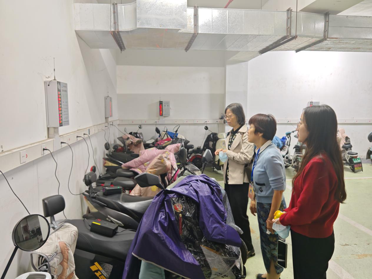 【湖畔·协同育人】课程落实展新篇，督学引领促发展——金陵小学（仙林湖校区）10月专项督导_html_m50904c5c.jpg