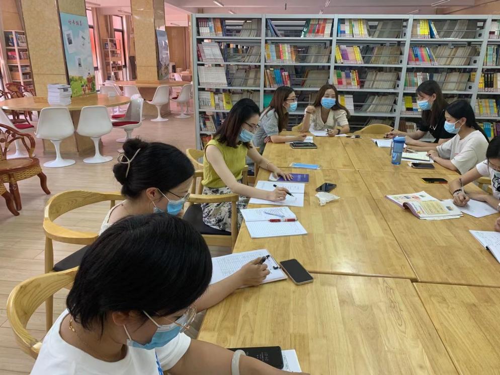 【湖畔光影】英语校本研修之课例研讨（1）_html_7963df71.jpg