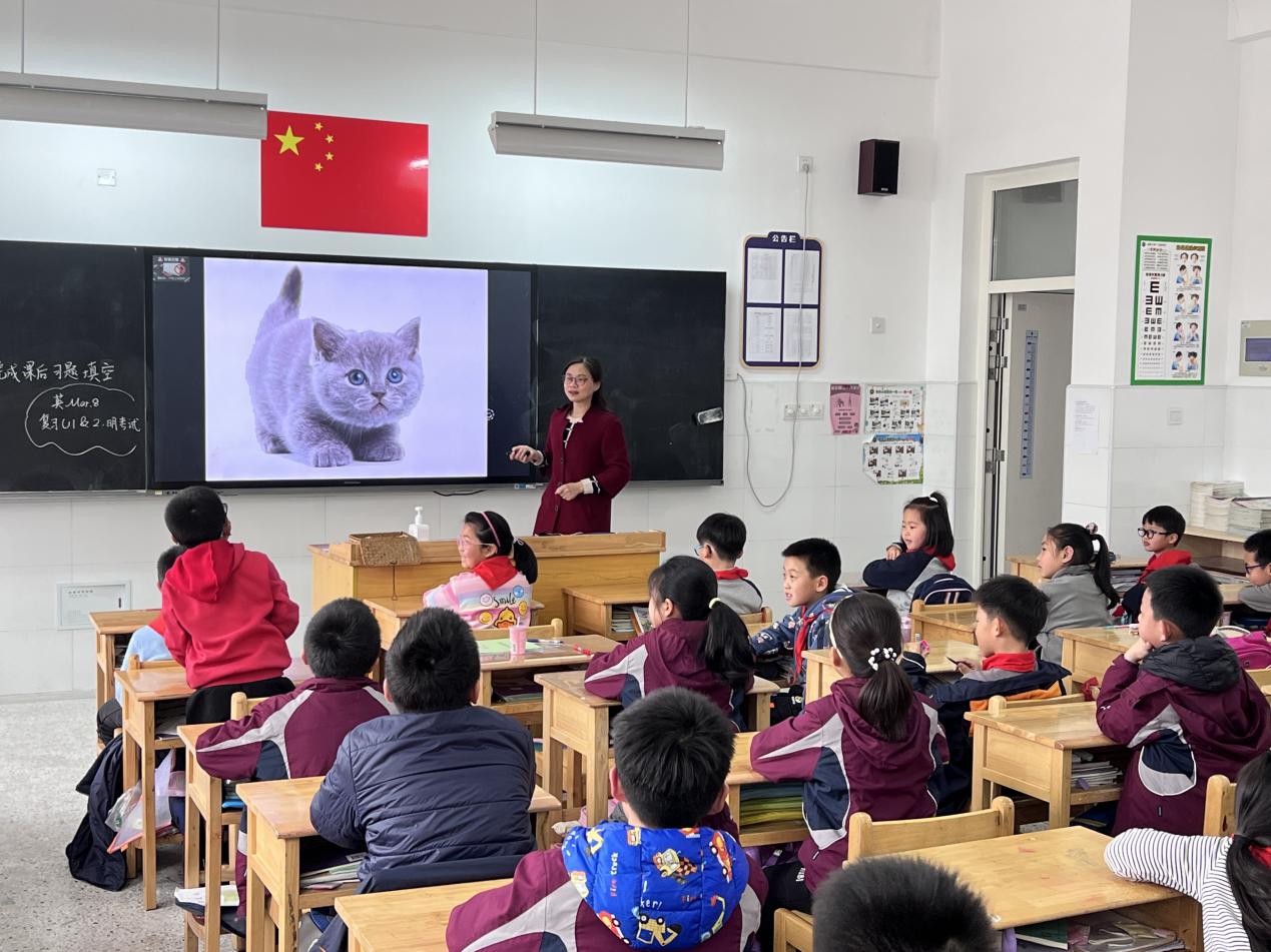 【博学广志】家长进课堂，携手“童”成长(1)_html_45e9e3dc.jpg