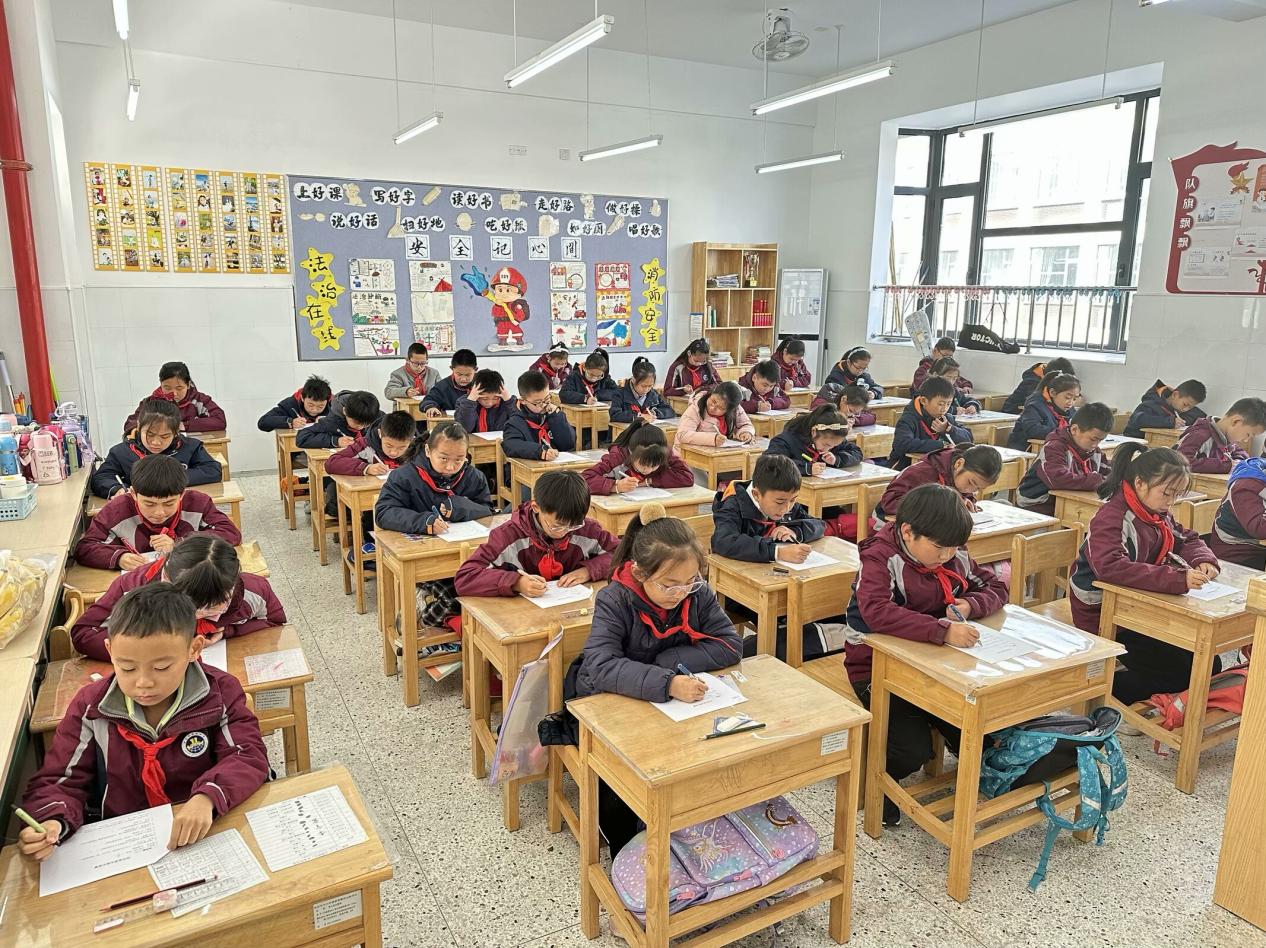 【博学广志】书香润童心，阅读竞风采——记金陵小学广志路校区四年级语文阅读周系列活动_html_10d3d32a.jpg