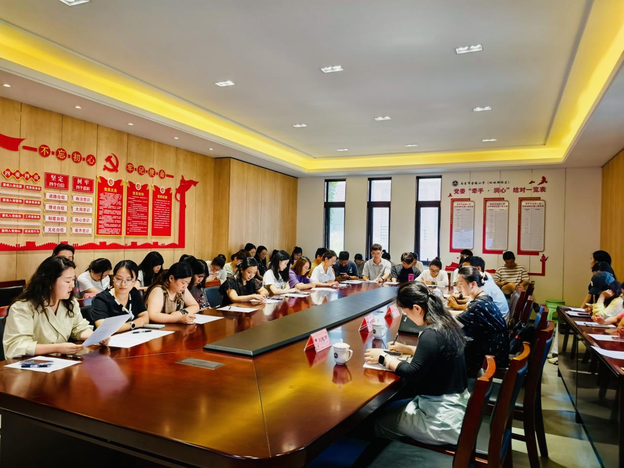 【湖畔·科研引领】青蓝传帮带 科研助提升——金陵小学（仙林湖校区）“青蓝工程・教科研导师”新学期结对仪式_html_m40b5ff96.jpg