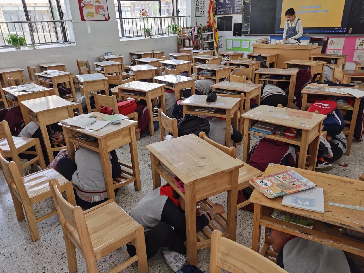 【博学广志】应急有方 遇险不慌——金陵小学广志路校区开展512防灾减灾应急疏散演练活动_html_73611934.jpg