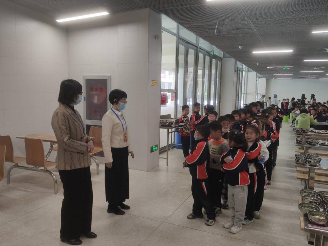【湖畔·协同育人】规范作业管理，减负增效提质——记金陵小学（仙林湖校区）4月“作业管理”专项督导_html_m62cc984d.jpg