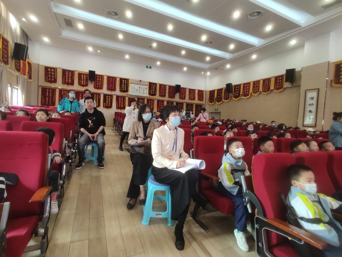 【湖畔·协同育人】规范作业管理，减负增效提质——记金陵小学（仙林湖校区）4月“作业管理”专项督导_html_75bbb730.jpg