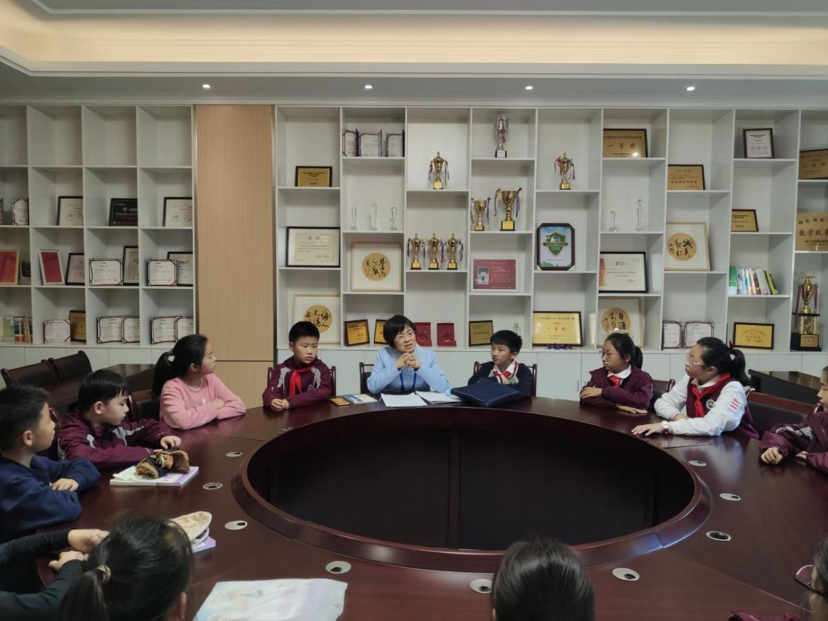 【湖畔·协同育人】督导入校启新思，提质增效促发展——金陵小学（仙林湖校区）十月督导_html_m4e2649ba.jpg