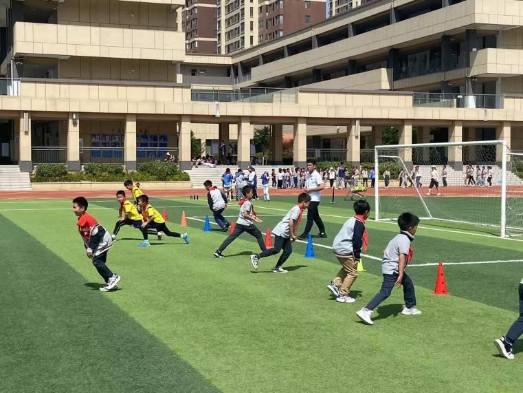 【博学广志】展风采 促成长——金陵小学广志路校区体育组新教师课堂展示课_html_21dd76c.jpg