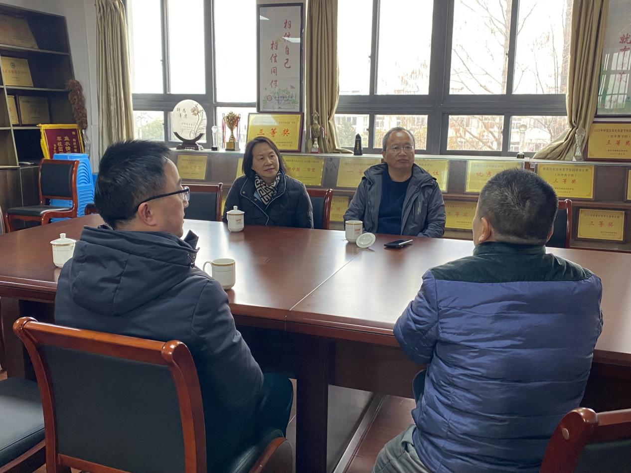 【尊荣营中】爱心传递 温暖同行——区教育关工委领导走访慰问我校困难学生