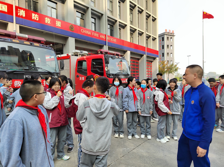 南京市营防中学联合龙潭消防队开展消防宣传活动_html_m33b17c20.png