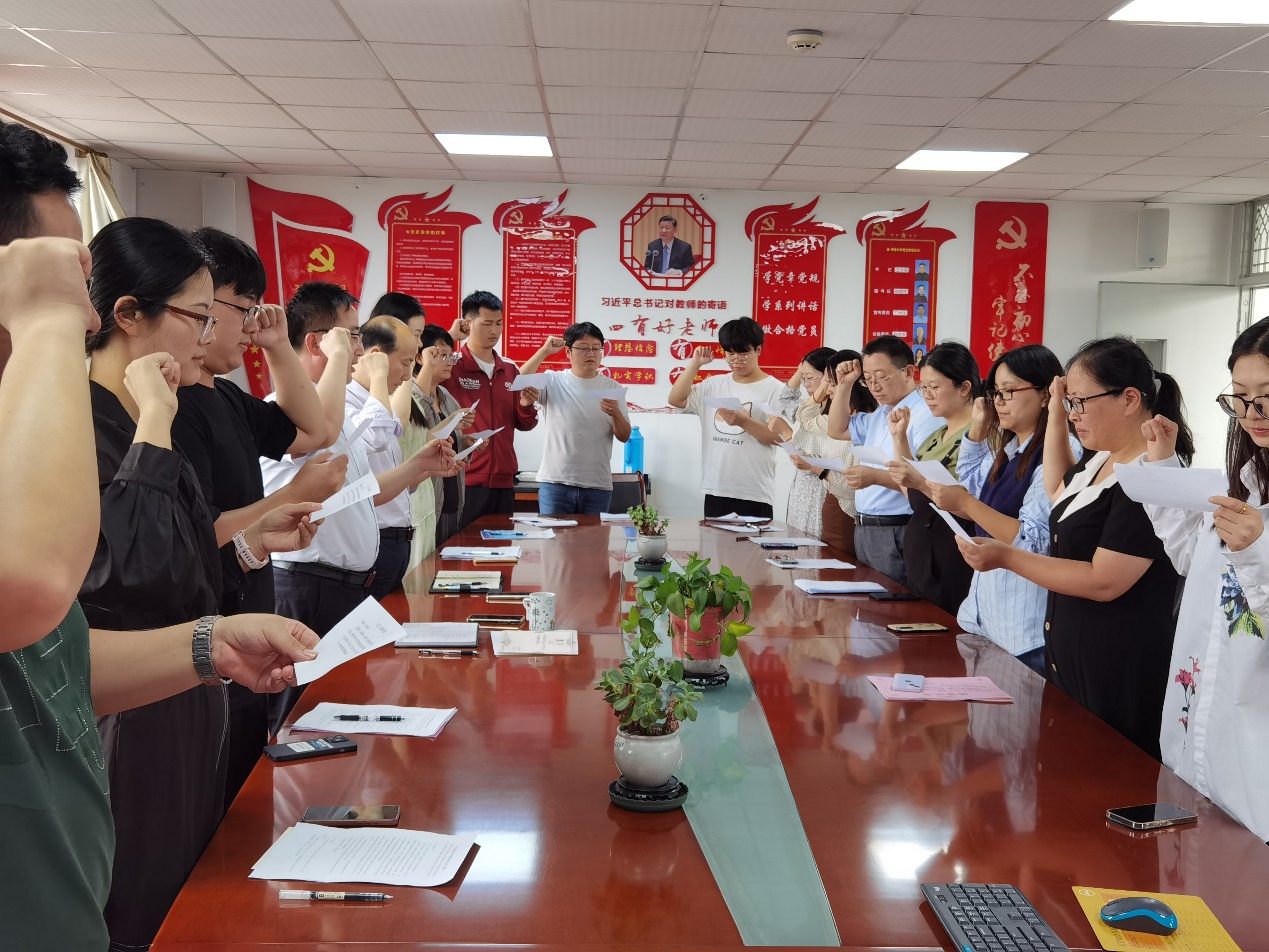 9.22师徒结对新闻报道_html_m51efbf07.jpg