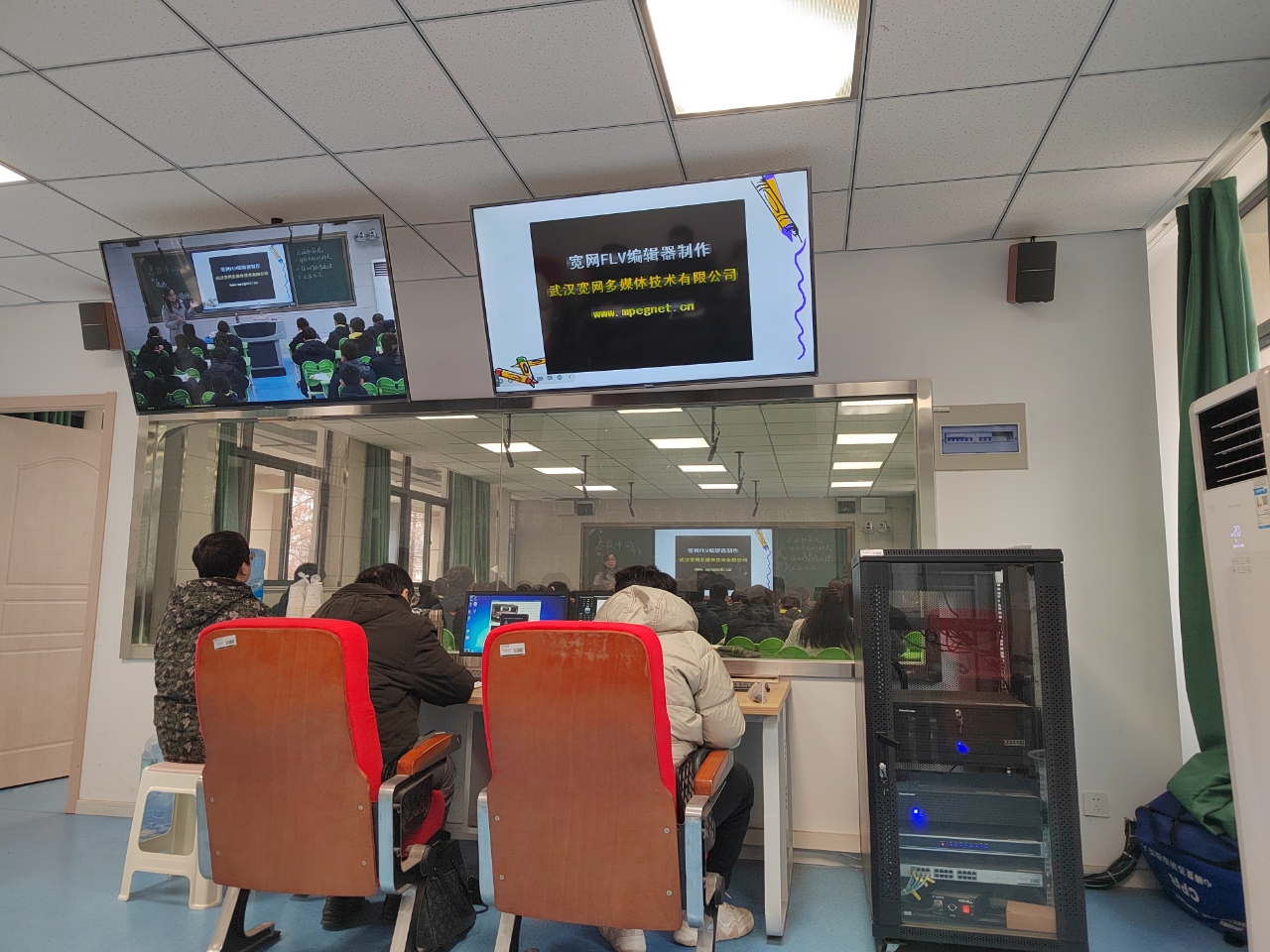 玄武栖霞联合举行初中人防教研活动_html_m4da0d35a.jpg