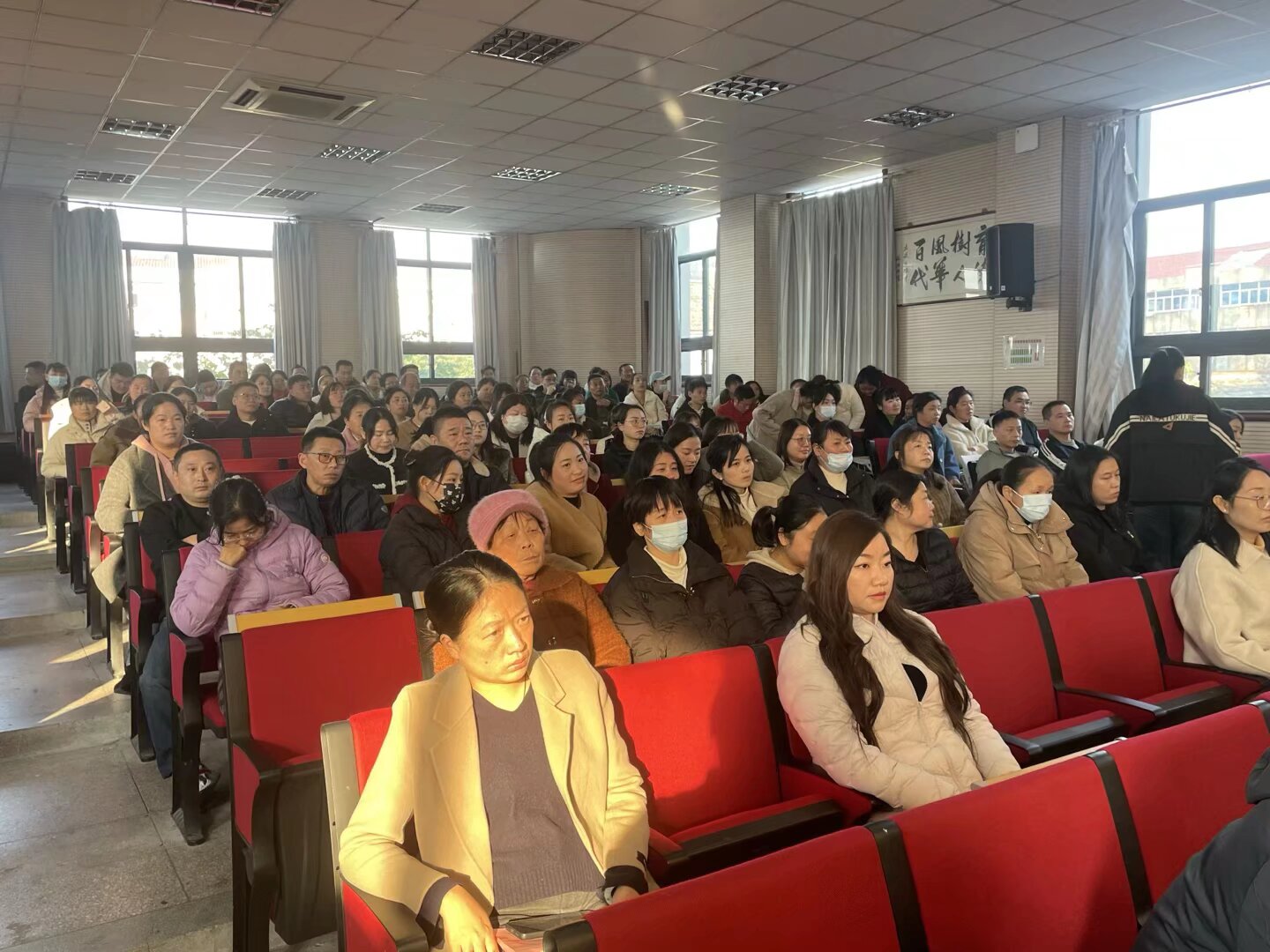 11.22 家长会_html_m56e0249d.jpg