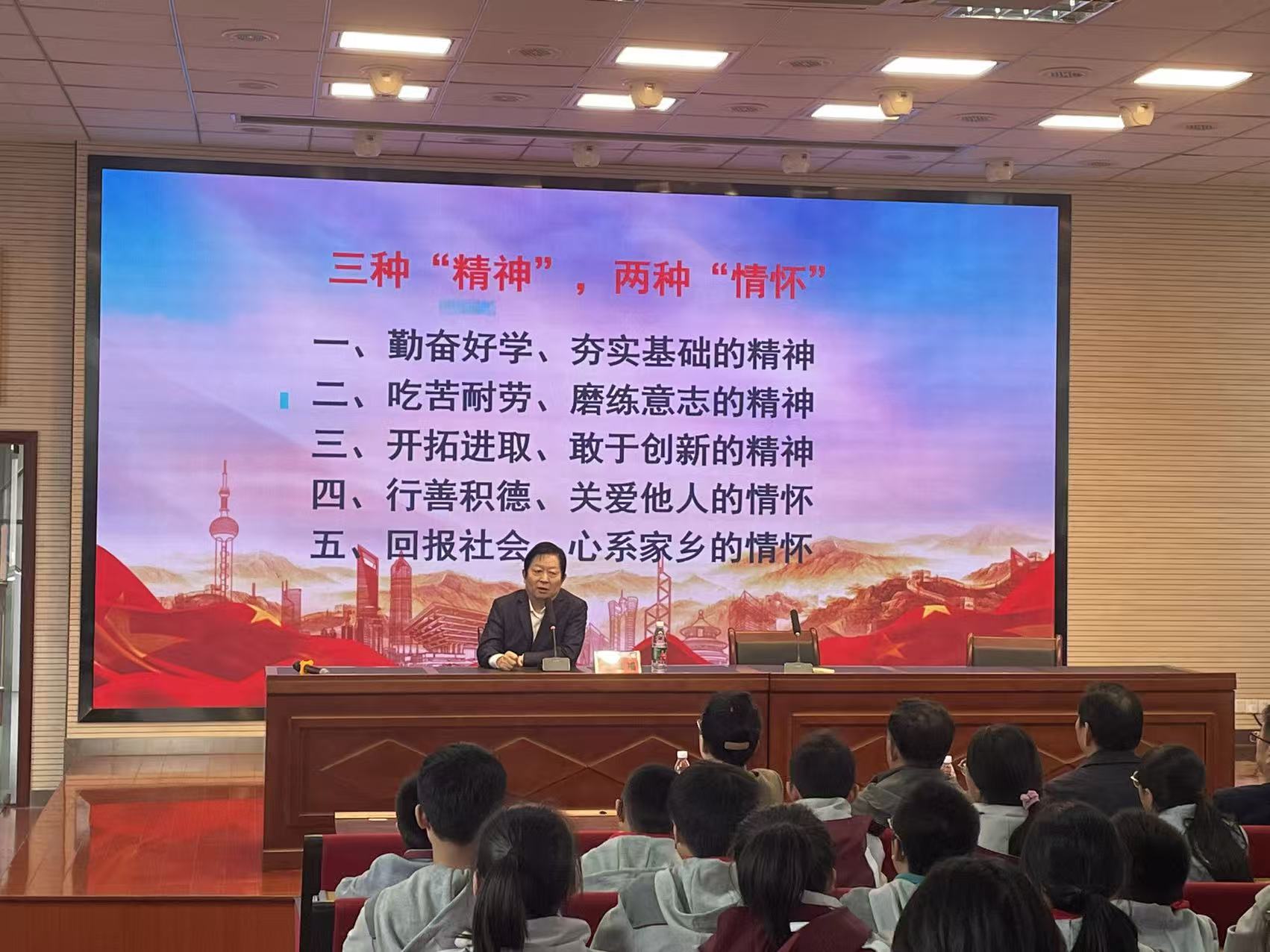 10.31 劳模宣讲_html_73ea3119.jpg