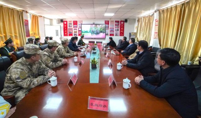 【尊荣营中】驻宁某部与南京市营防中学开展共建活动