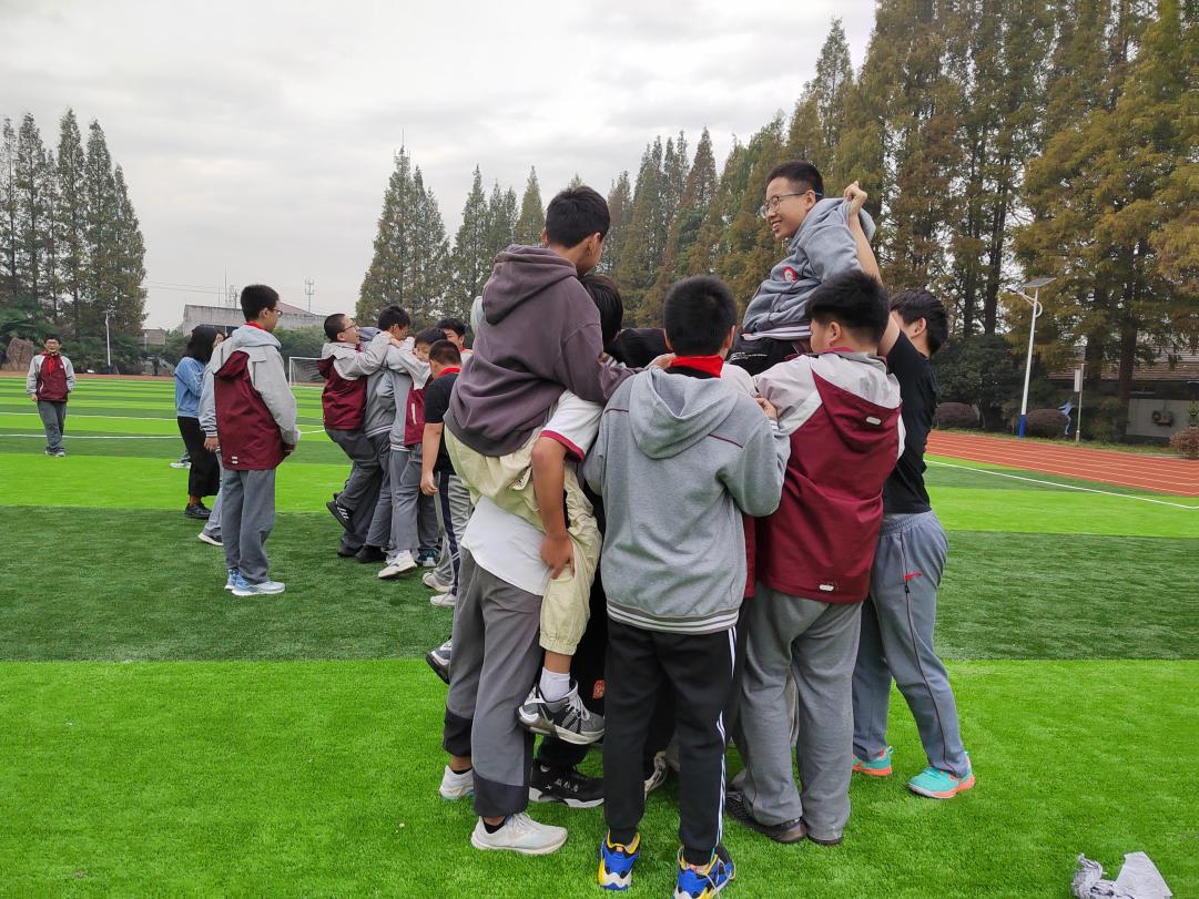 【尊荣营中】“同舟共济，团结一致”——南京市营防中学开展心理团辅活动_html_744200f9.jpg