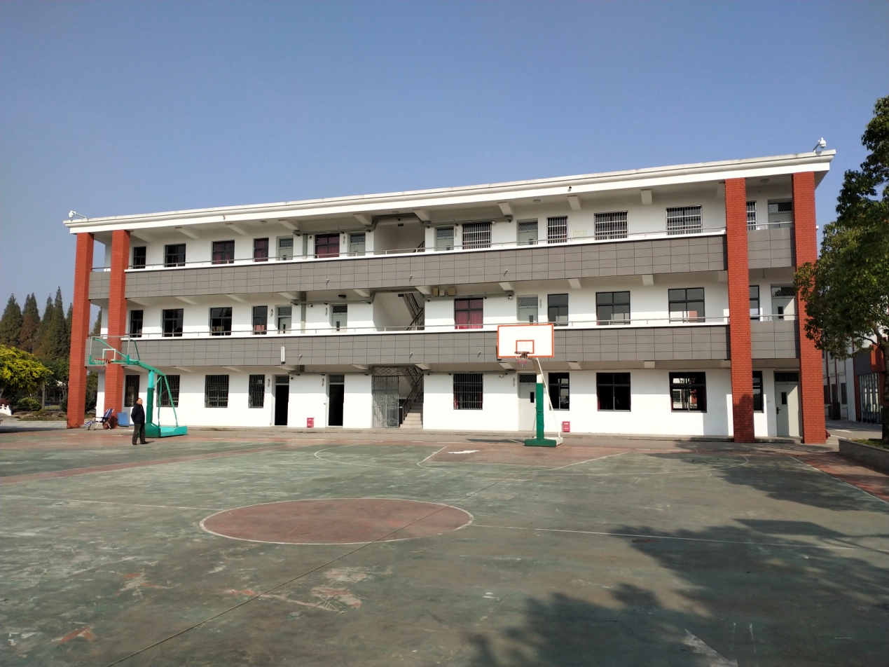 精细管理打造优美校园_html_6dc0e192.jpg