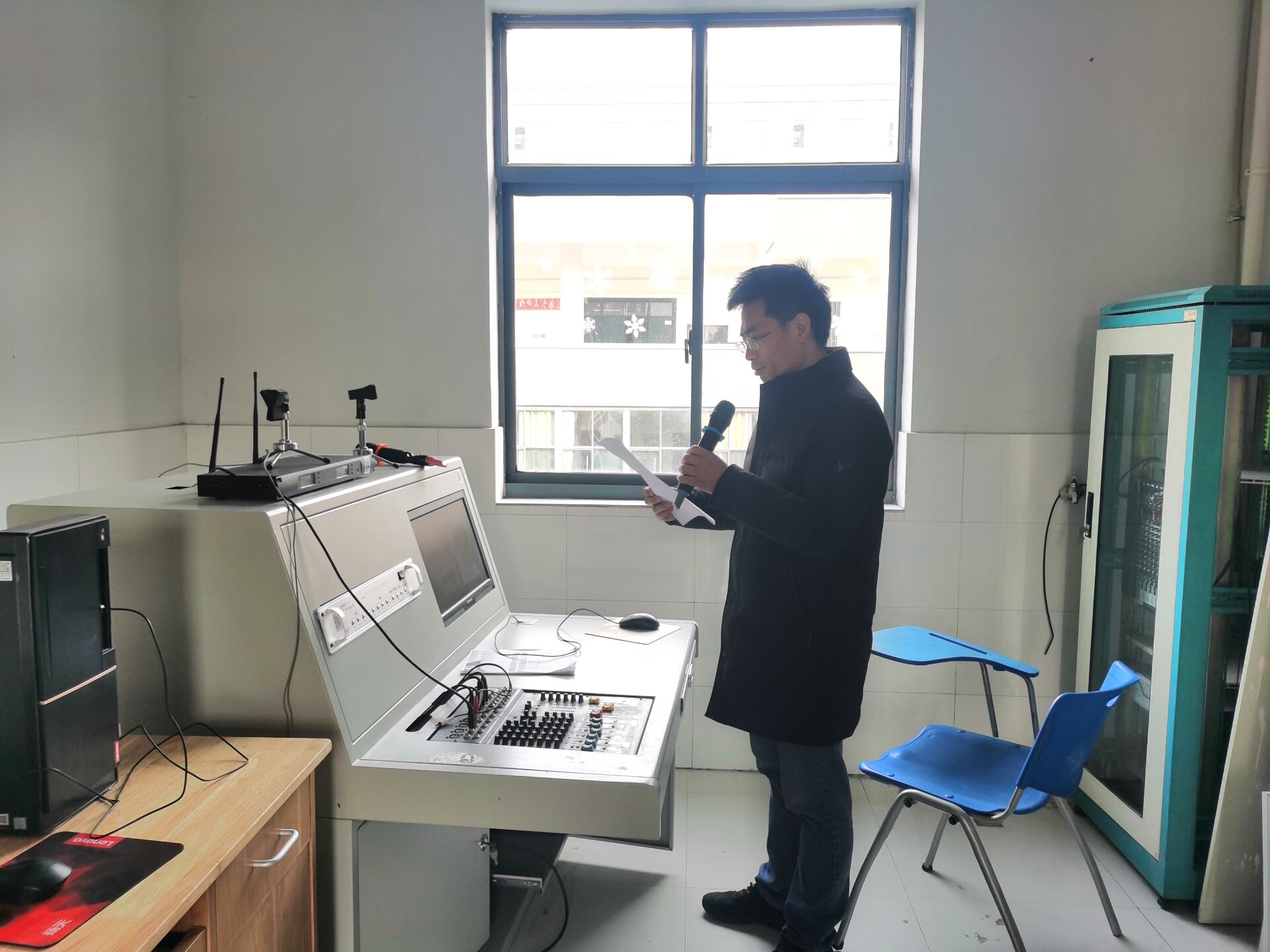 细化垃圾分类  优化美丽校园_html_42e50587.jpg