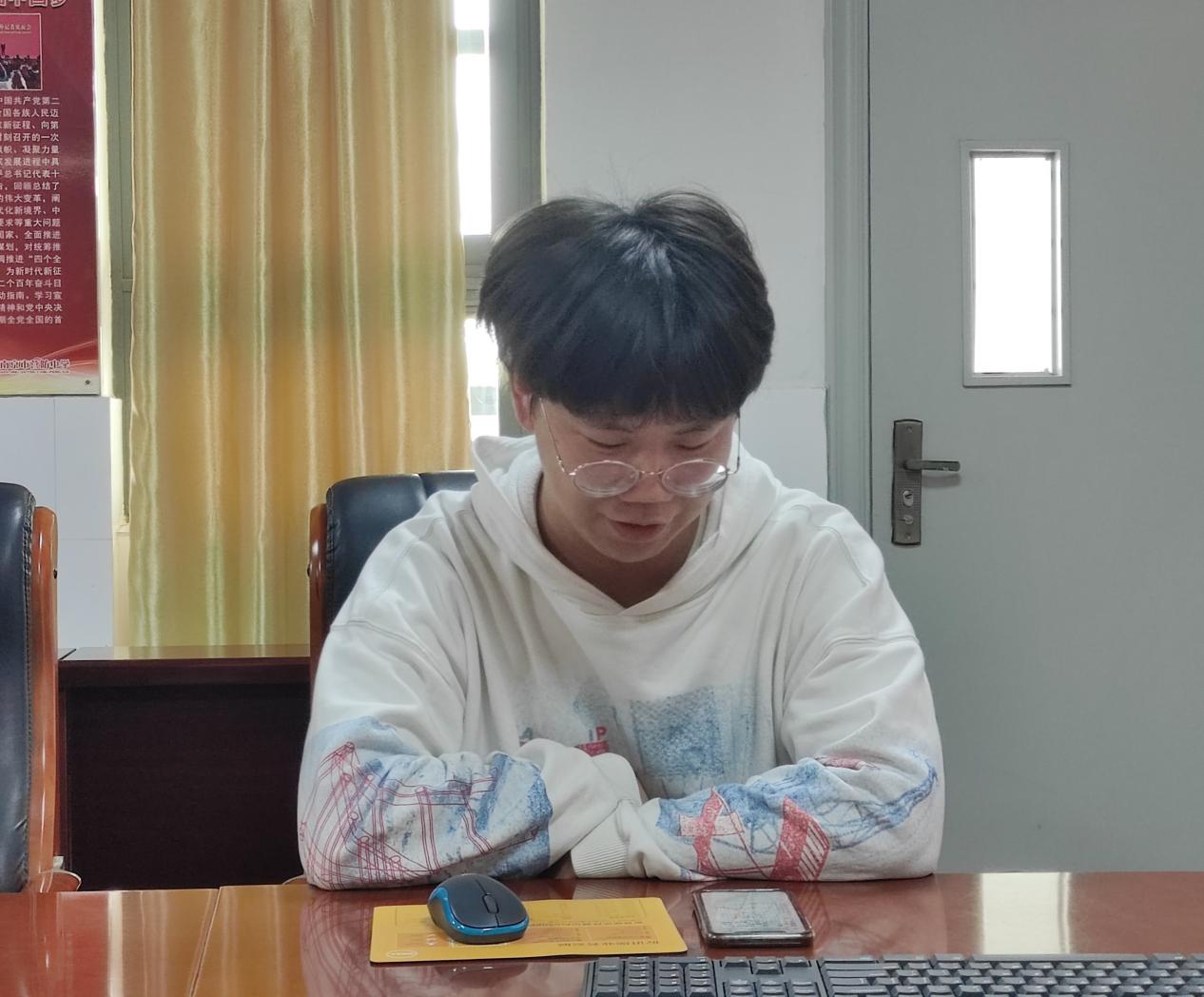 【尊荣营中】分享话成长 奋斗正青春_html_36f6741e.jpg