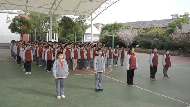 南京市营防中学开展国防教育课程展示_html_m15be5aef.jpg