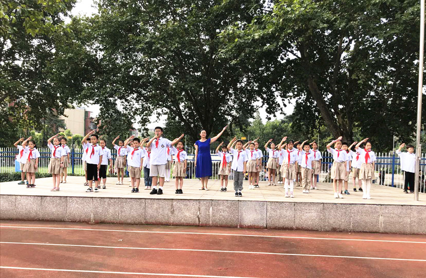 炼油厂小学举行“润泽童心，智慧启航”开学活动图片6.jpg