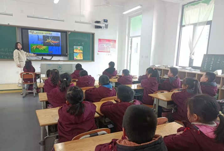 【悦群燕小】有效课堂语言提高学生学习效率 ——燕子矶中心小学美术组校本研修活动（一）