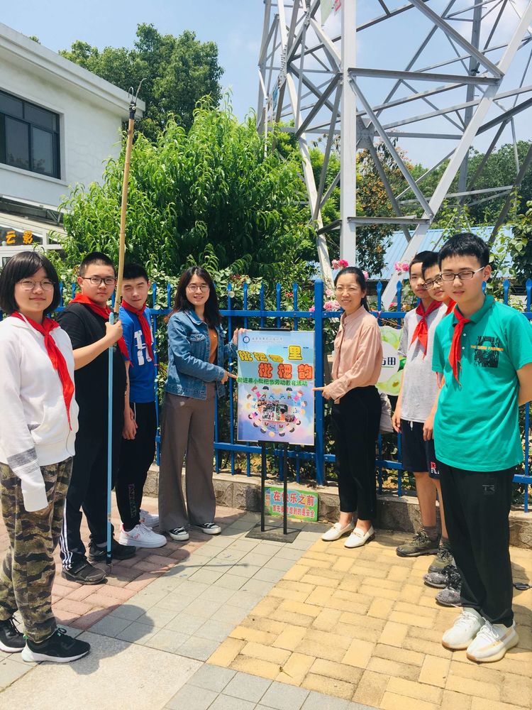 2020.5.21大手拉小手 共话枇杷情_html_m2459e415.jpg