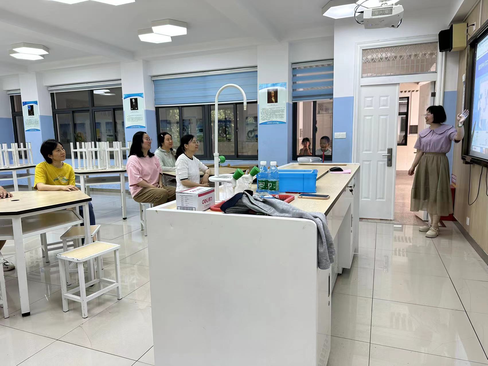 幕府山庄小学实验平台使用培训活动_html_m4b1f27cf.jpg
