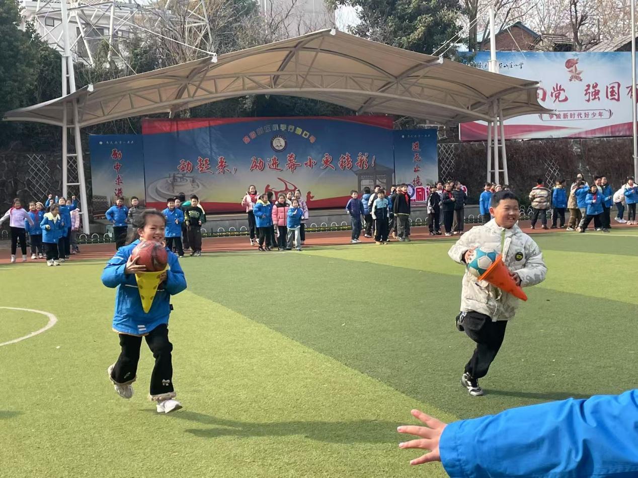 阳光体育 向阳生长——215专项行动  幕小已行动_html_m5686ab10.jpg