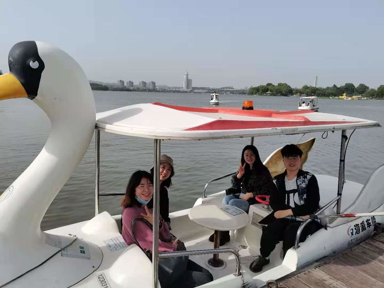 年轻的朋友们_html_m53e2dd67.jpg