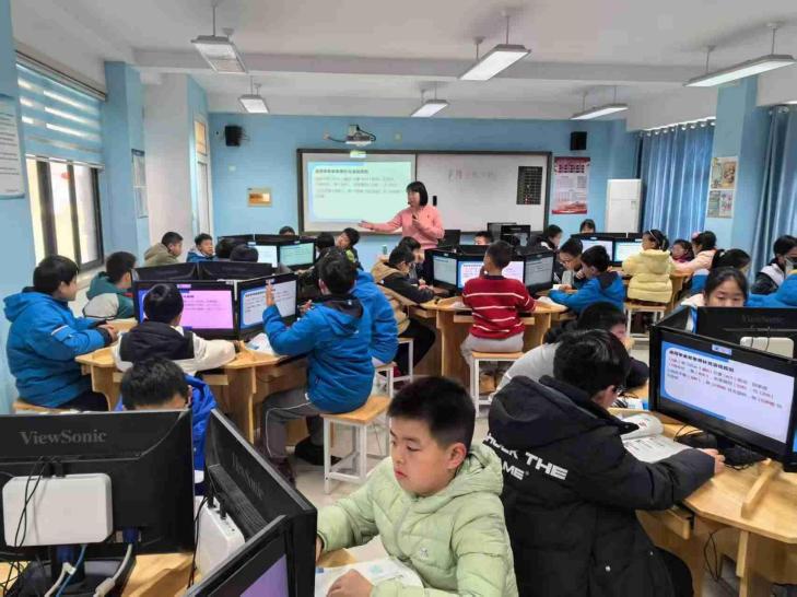 报道_html_2f5fe056.jpg