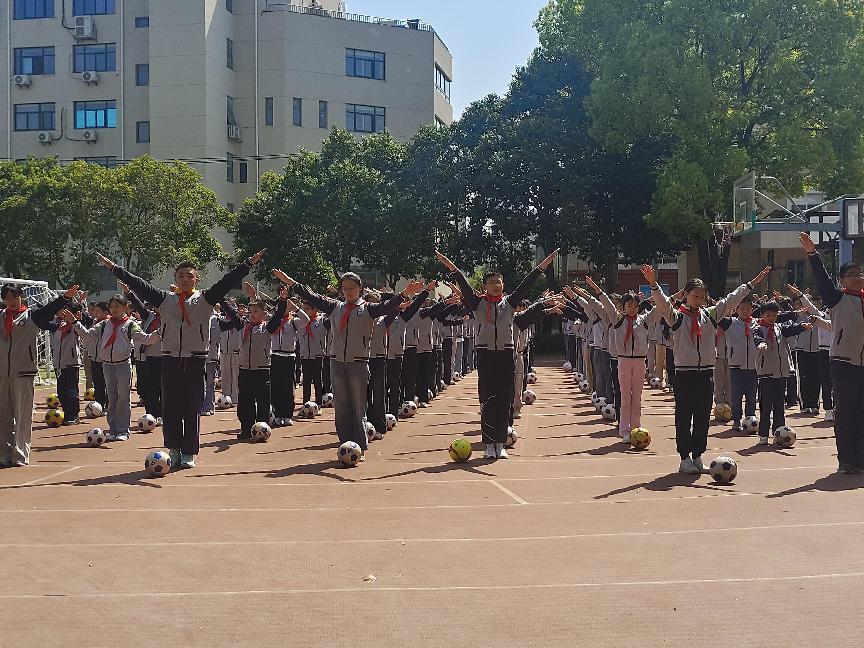 阳光少年展风采  队列昂扬启新程_html_m2efe91fb.jpg
