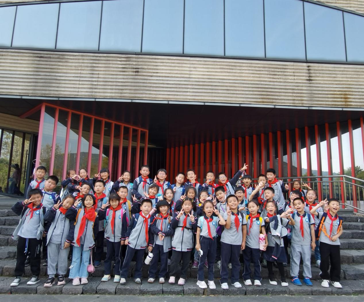 秋游 新闻稿_html_5ba0eb7c.jpg