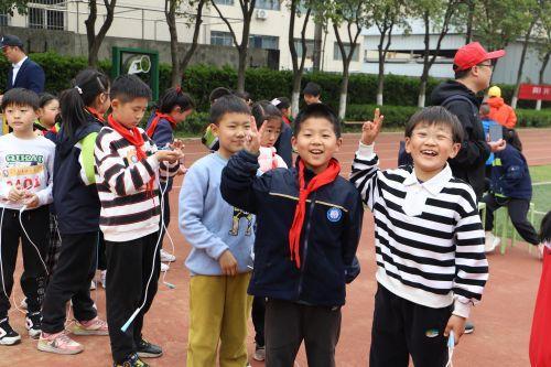 幕府山庄小学“阳光运动 快乐成长”春季运动会(2)(1)_html_ma8ee90b.jpg