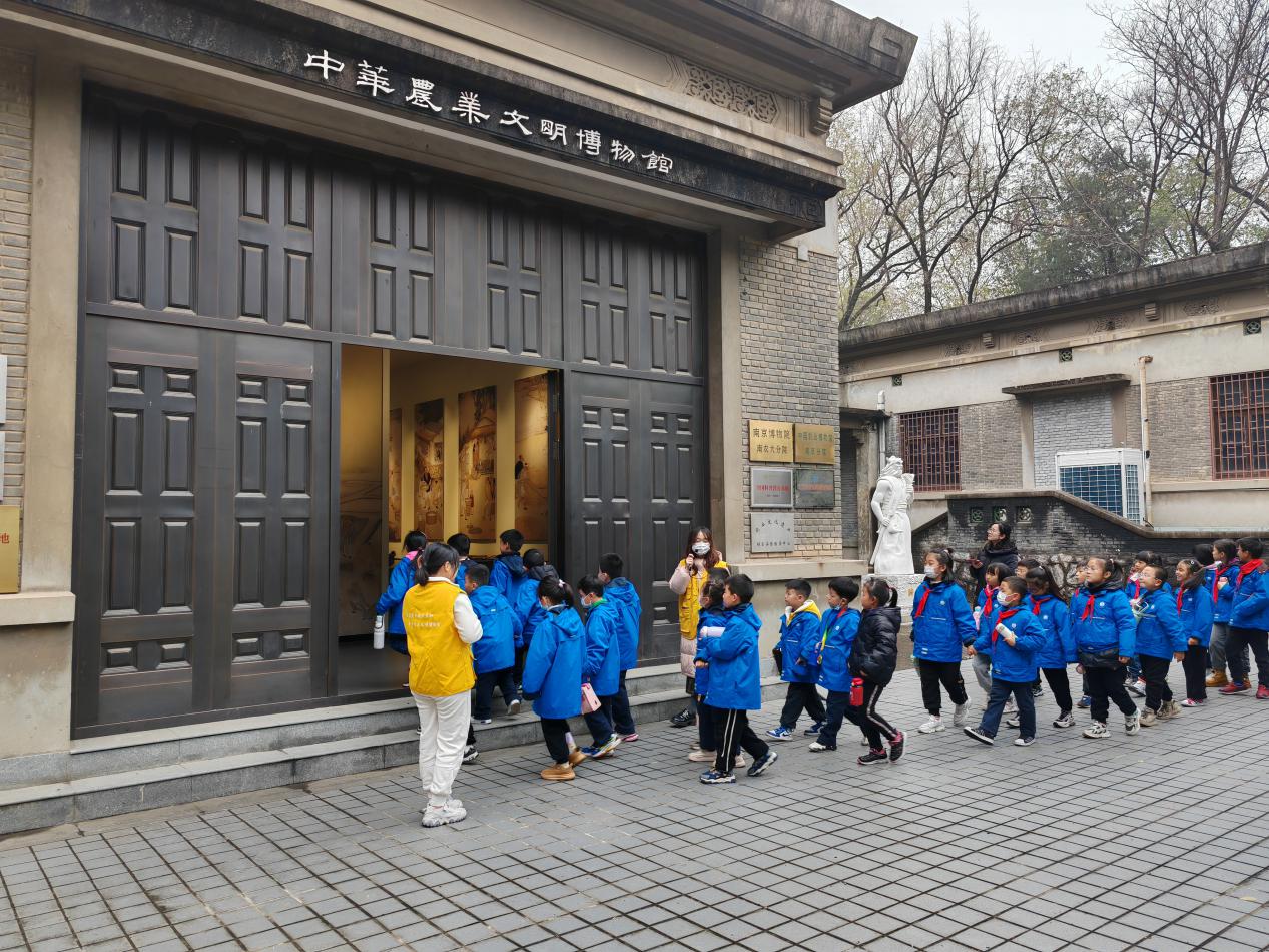 重温农耕智慧 探寻红色之旅_html_6153fa8c.jpg
