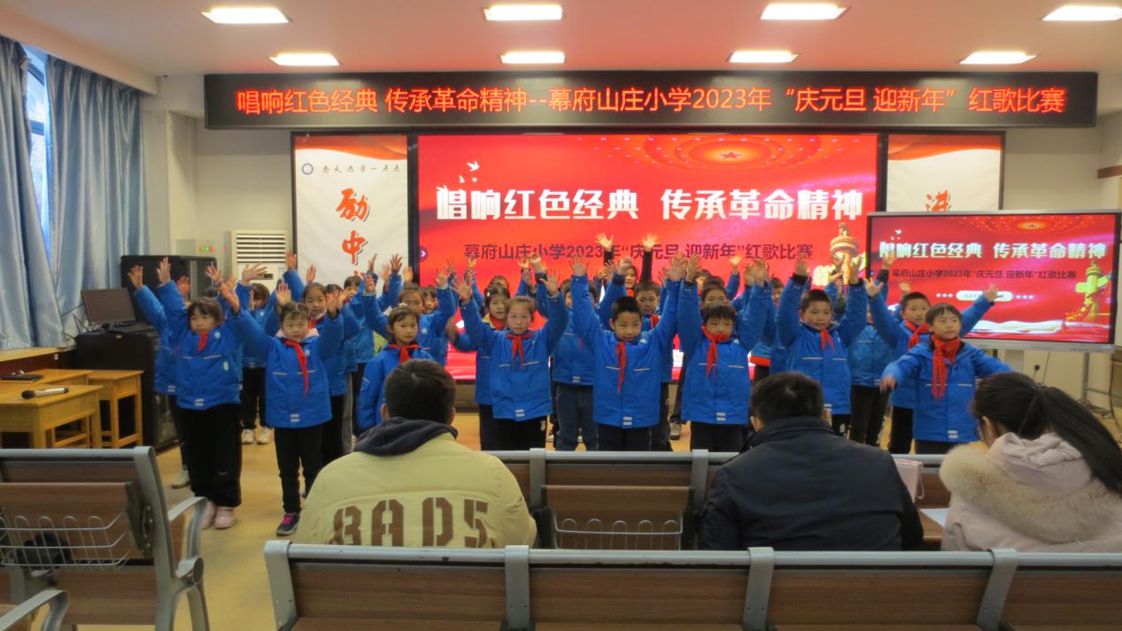 唱响红色经典 传承革命精神 红歌报道_html_m337686d9.jpg