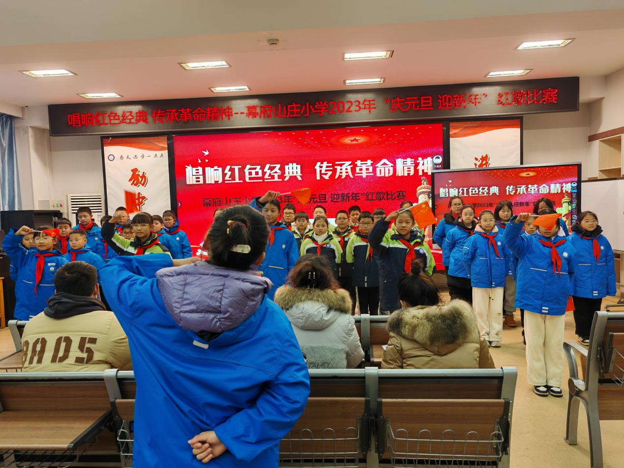 唱响红色经典 传承革命精神 红歌报道_html_17eed11c.jpg