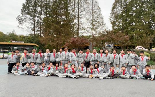 红山寻童趣 栖霞赏秋韵_html_97ca539.jpg