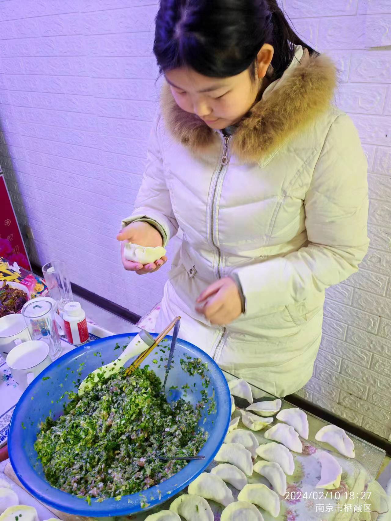 劳动中的年味，团圆中的温情_html_m4ede0bf8.jpg