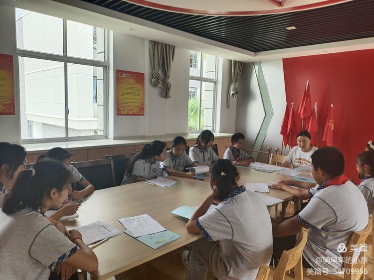 班级图书管理员培训会（1）_html_m7faf990e.jpg