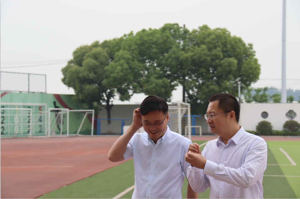 绿意盎然迎贵客 合作交流开新篇--5.19葛军校长参观实践基地_html_m4216121c.png
