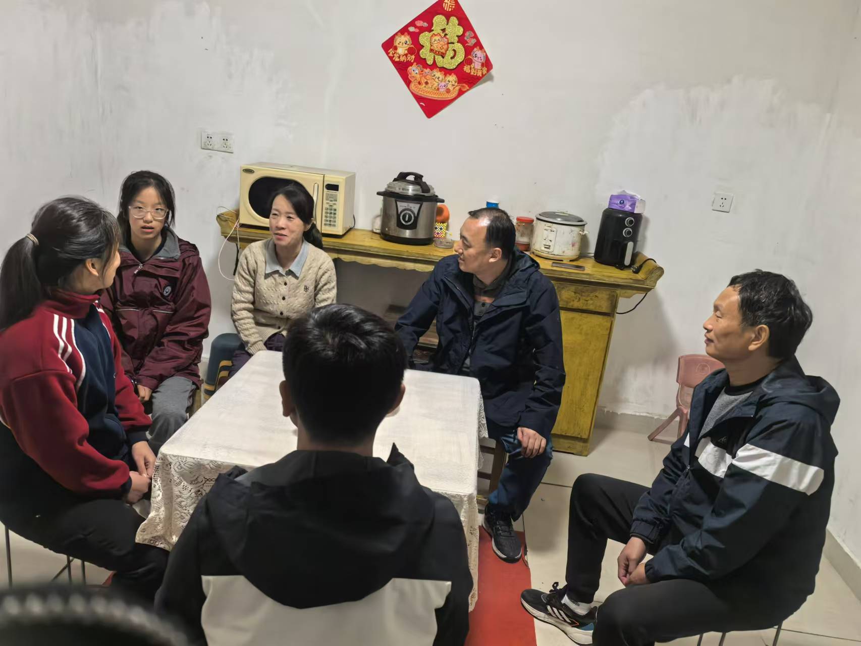 搭建家校共育的暖心桥梁_html_6de621d4.jpg