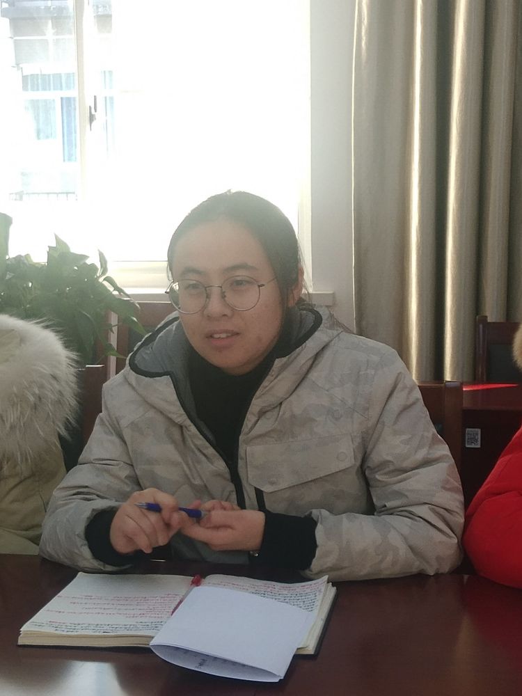 中桥中学新教师专业发展座谈会_html_7bf33226.jpg