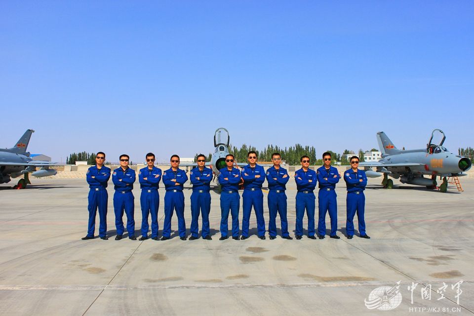 南京市金陵小学国防教育之兵种知识小百科_html_71142436.jpg