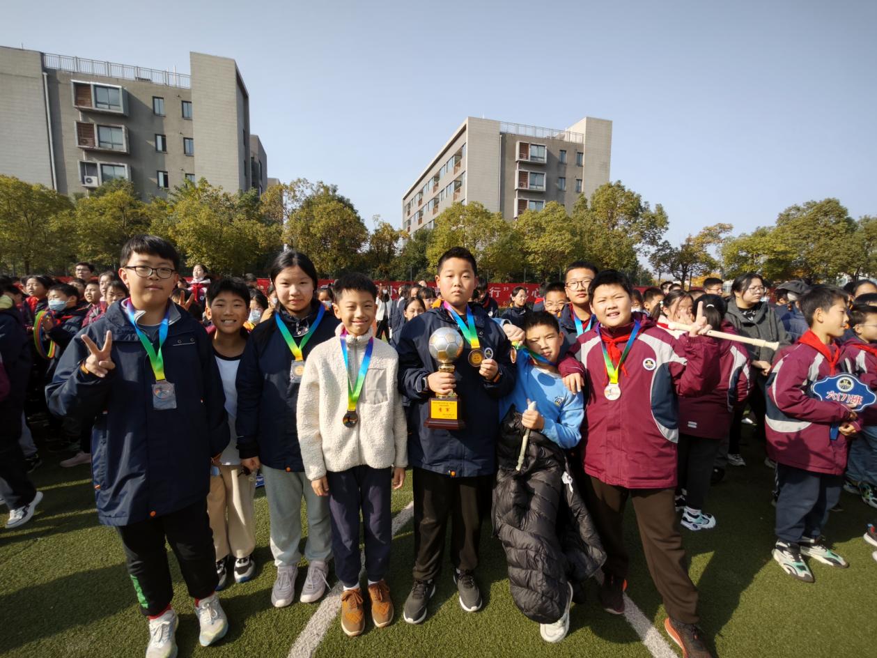 闭幕新闻稿_html_m224ea329.jpg