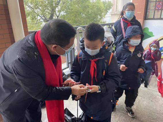”兔“故纳新,再出发——记南京市金陵小学2022——2023学年第二学期开学仪式_html_m741b4939.jpg