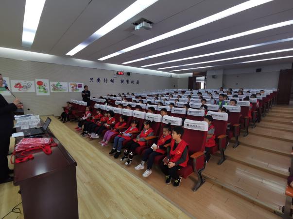 南京晨报进校园,争做守信小达人_html_m3b3c1601.jpg