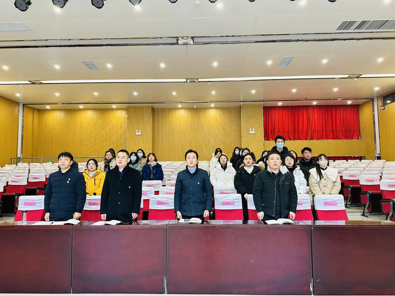 【石抱树·先锋行】”牢记嘱托、感恩奋进,挑大梁、勇登攀、走在前”大讨论_html_648f3120.jpg