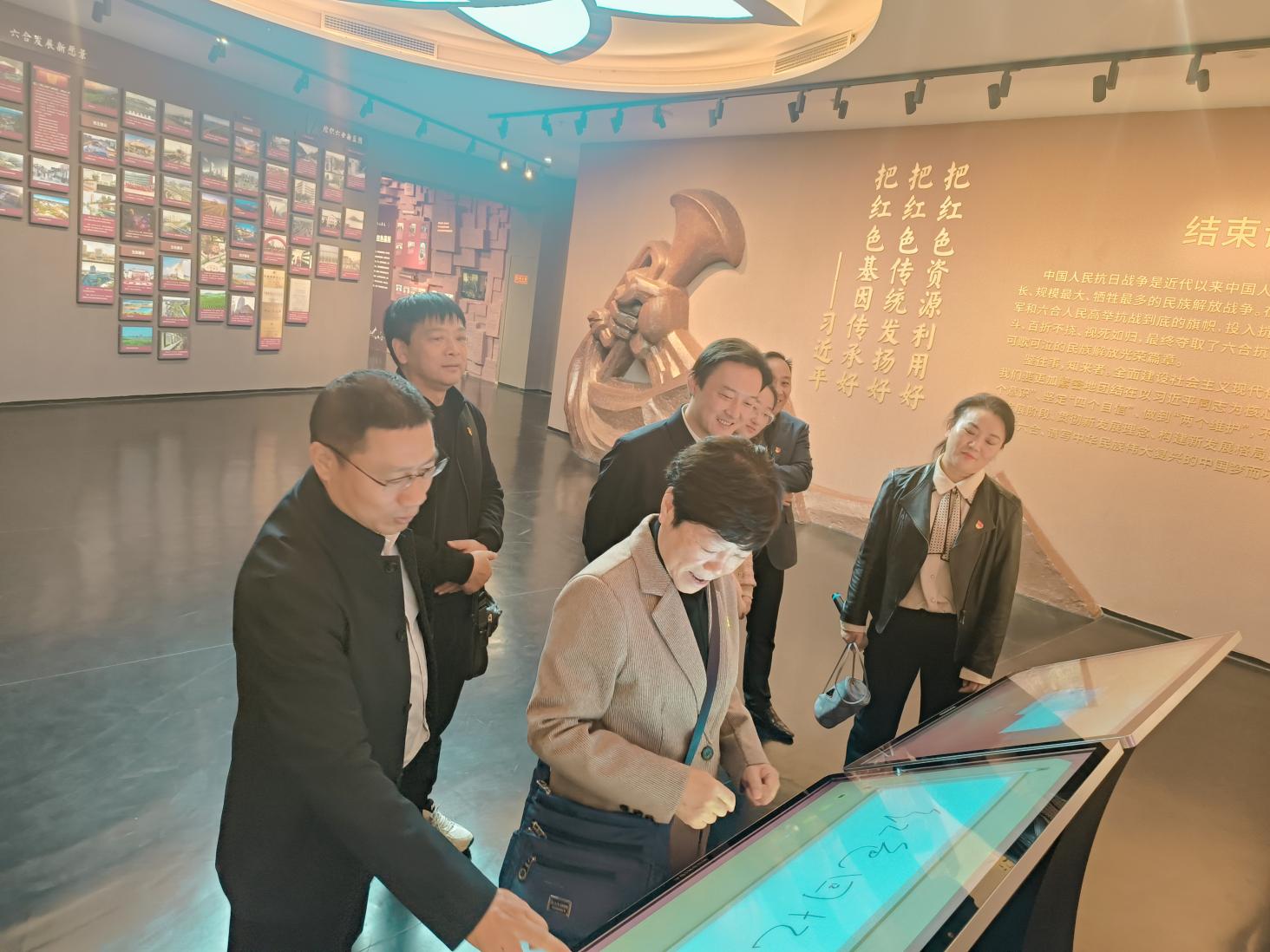 【石抱树·先锋行】追忆峥嵘岁月 赓续红色血脉——南京市金陵小学党委组织主题党日活动_html_m703d7e92.jpg
